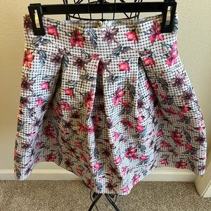 ✨Woman’s GRACIA floral print thick skirt size M✨